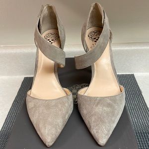 VINCE CAMUTO HEELS!